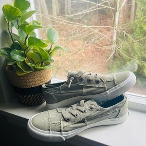 Green Blowfish Sneakers Size: 9